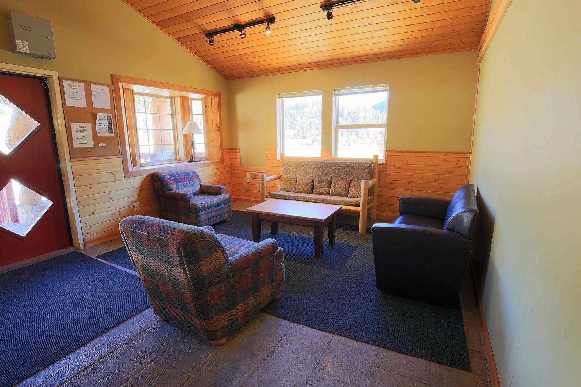 The Apex Mountain Lodge Экстерьер фото
